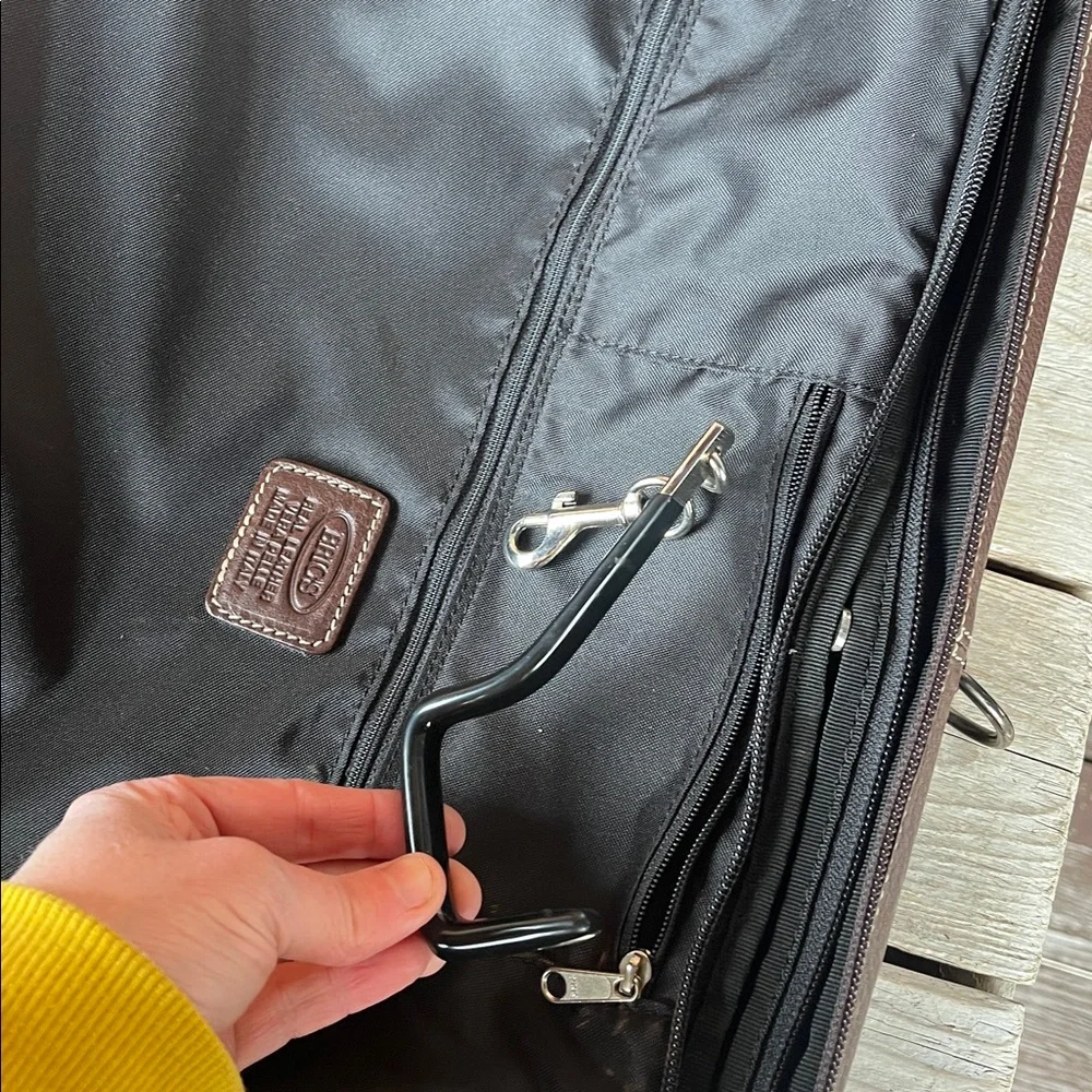 BRIC’S Large Brown Leather Garment Travel Bag – Made in Italy - With Accessories
